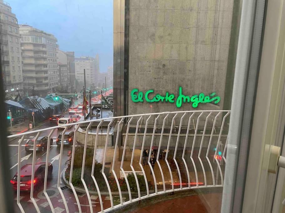 Piso Lujo En Gran Via Con Garaje Vigo Exterior foto