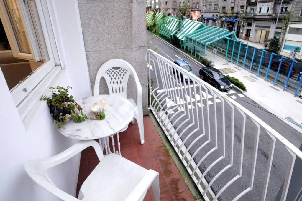 Piso Lujo En Gran Via Con Garaje Vigo Exterior foto